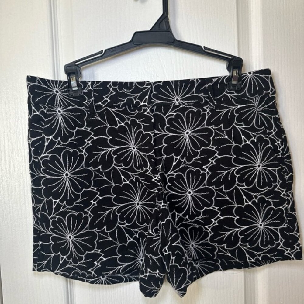 Loft Shorts Women‎ 4 Black Floral Embroidered High Rise Chino Lined Cotton